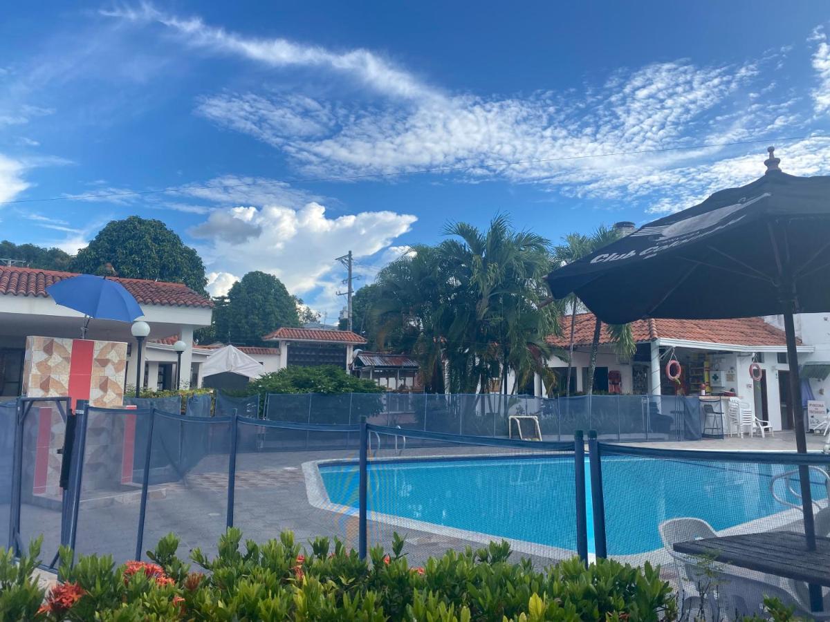 Hotel Villa Ricaurte Bagian luar foto