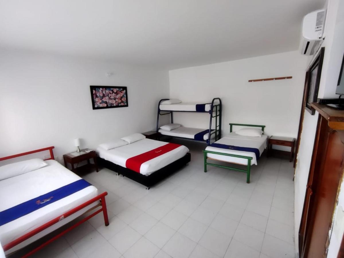 Hotel Villa Ricaurte Bagian luar foto
