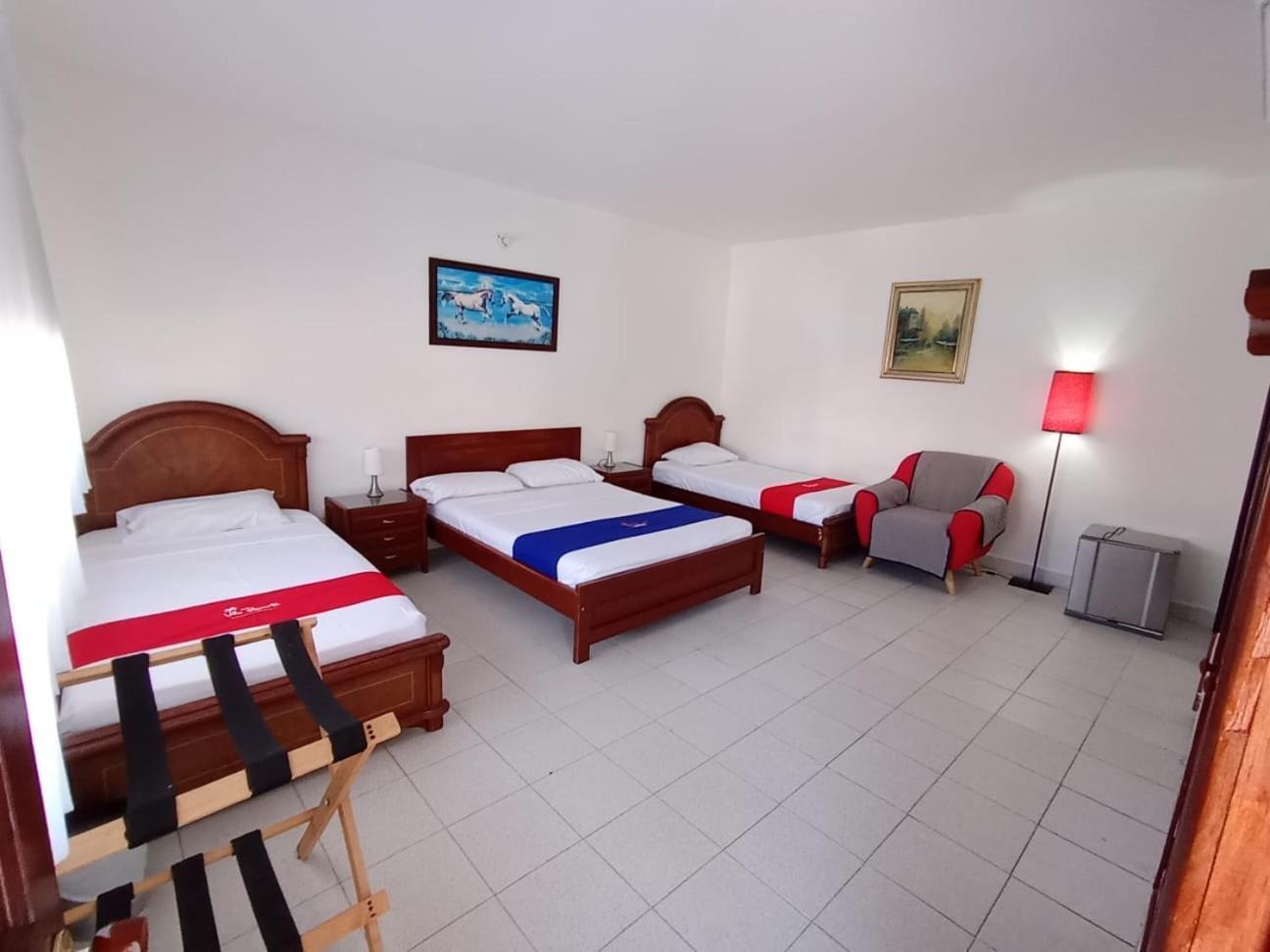 Hotel Villa Ricaurte Bagian luar foto