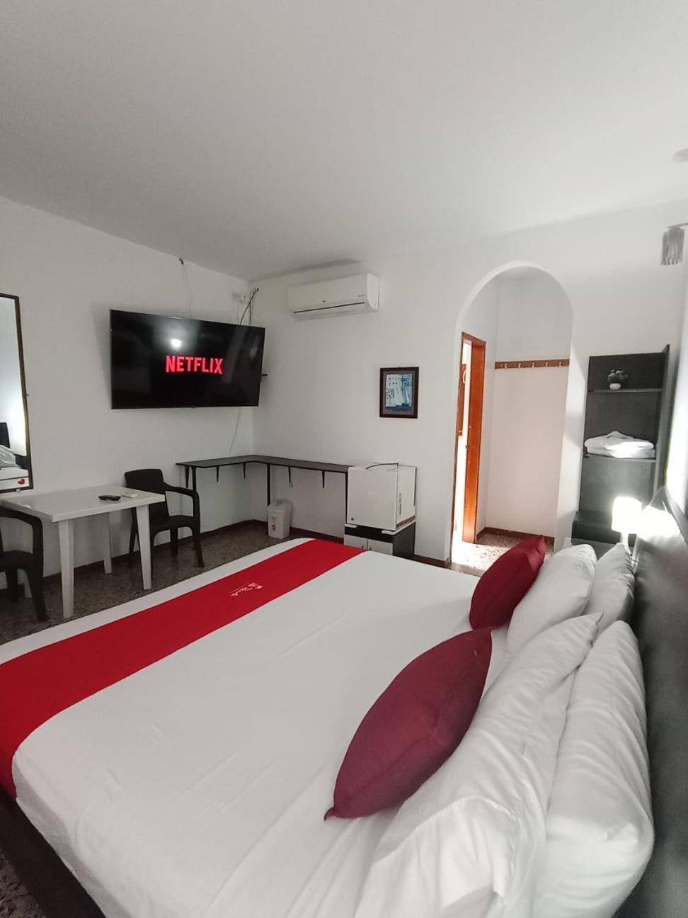 Hotel Villa Ricaurte Bagian luar foto