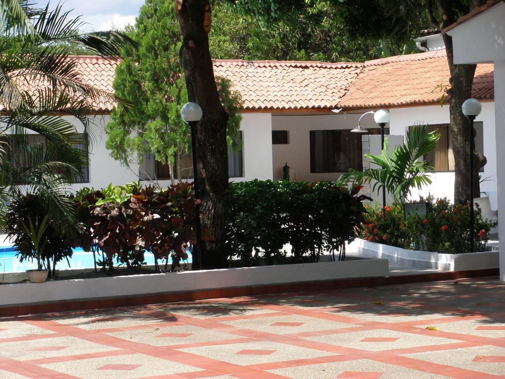 Hotel Villa Ricaurte Bagian luar foto