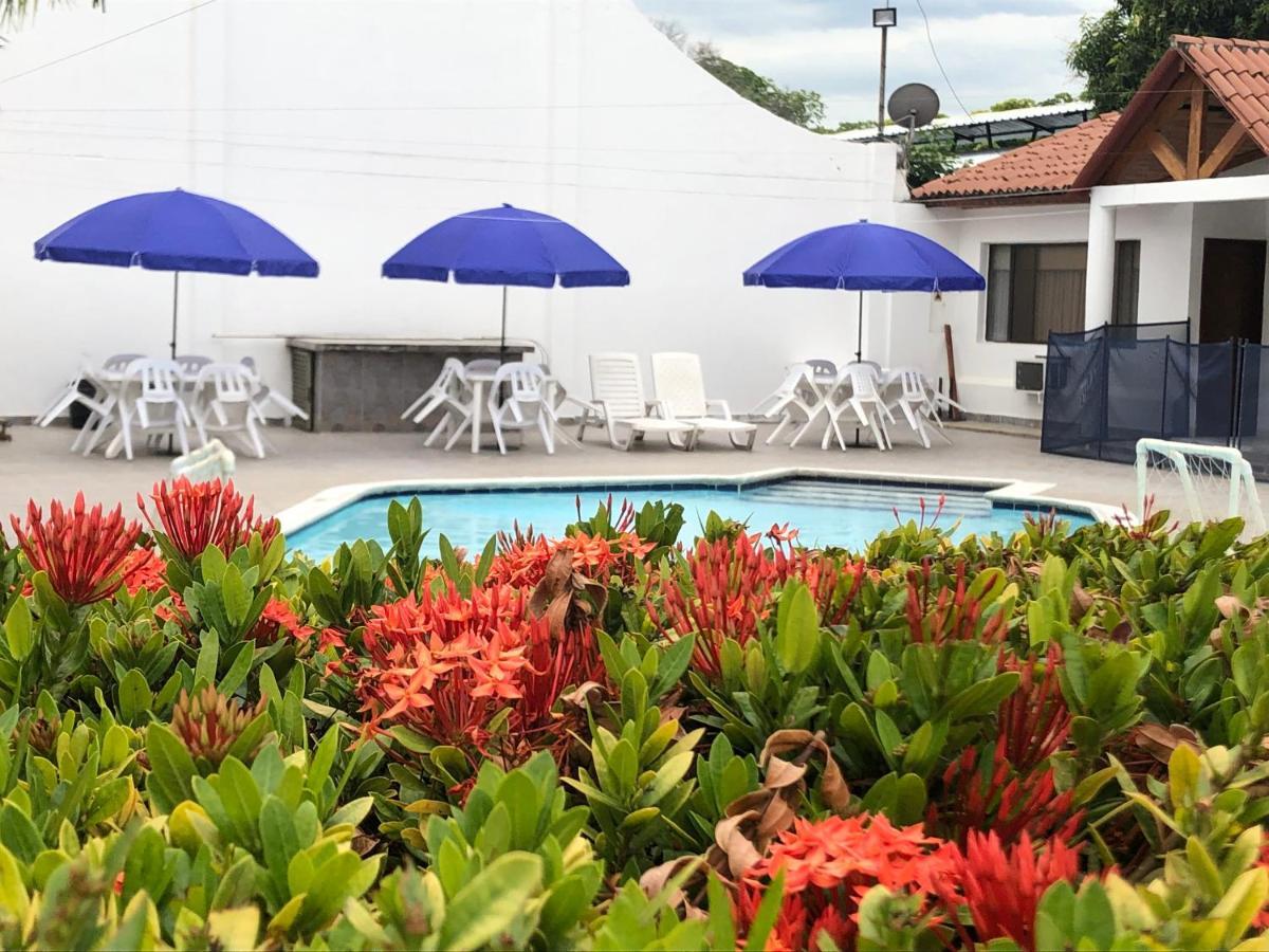 Hotel Villa Ricaurte Bagian luar foto